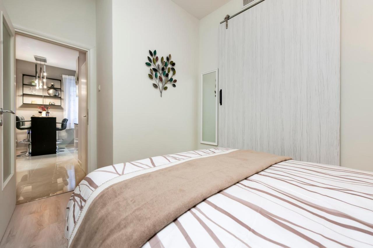Bella Campagna - Luxury Two Bedroom Apartment Rovinj Bagian luar foto