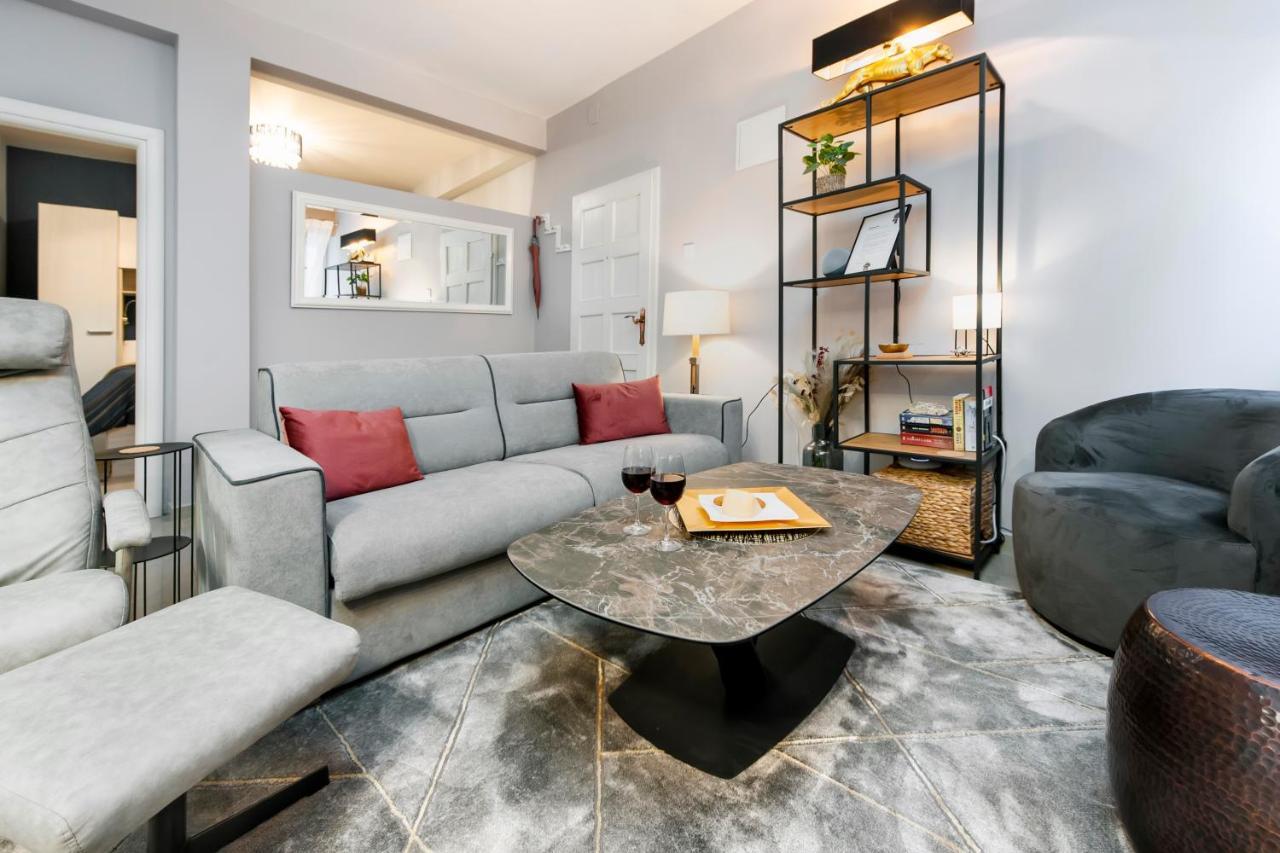 Bella Campagna - Luxury Two Bedroom Apartment Rovinj Bagian luar foto