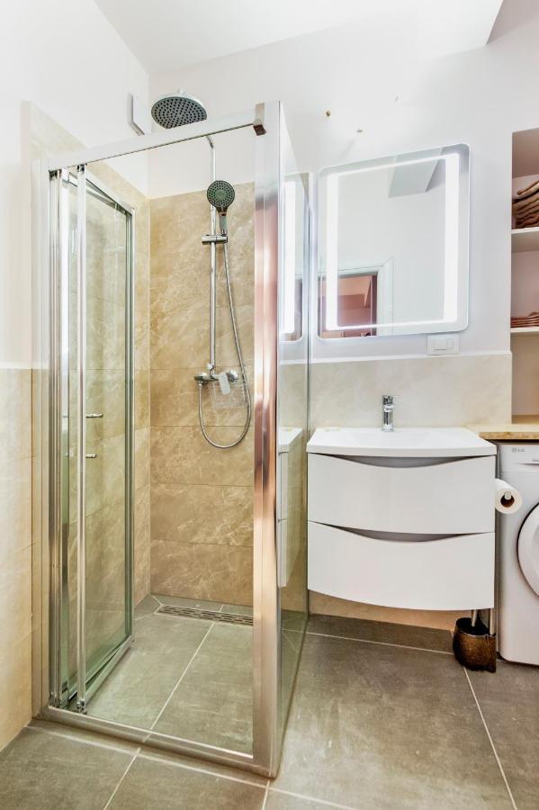 Bella Campagna - Luxury Two Bedroom Apartment Rovinj Bagian luar foto