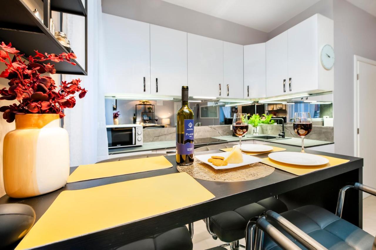 Bella Campagna - Luxury Two Bedroom Apartment Rovinj Bagian luar foto