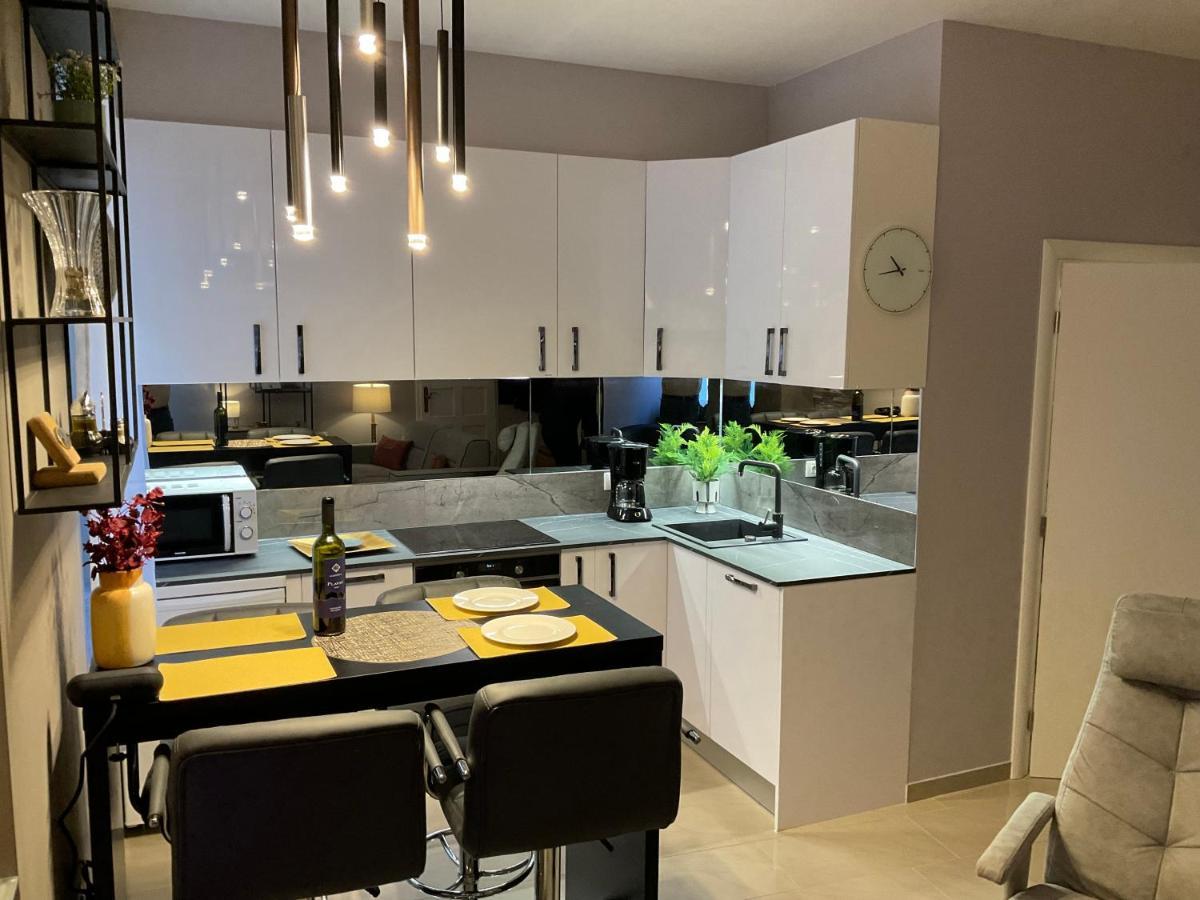Bella Campagna - Luxury Two Bedroom Apartment Rovinj Bagian luar foto